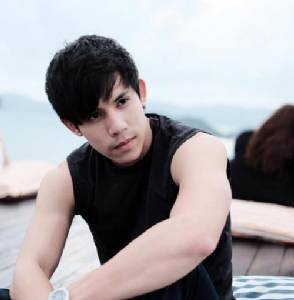 สามีแห่งชาติ! “เจษ เจษฎ์พิพัฒ” โชว์ออราความหล่อ ทำเอาชะนีกรี๊กร๊าดสนั่นไอจี