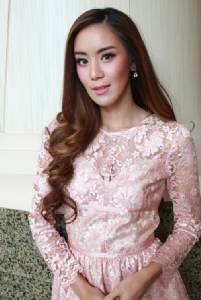 “ขนมจีน” ชวนยุติความรุนแรง ในวันสตรีไทย