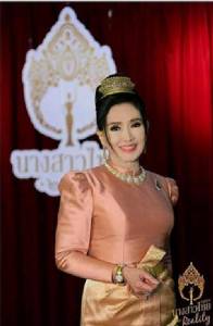 “อาภัสรา หงสกุล” สวยไม่สร่าง วัย 69 กะรัต