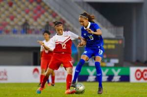ไม่แพ้พี่มุ้ย! “ไหม” ตอกส้นสุดเหนือ “แข้งสาว” ถล่มลอดช่อง 8-0 (คลิป)