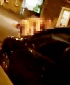 พนักงานสาวผงะ!! คู่หื่นตัณหาจัดร่วมรักหน้ากระโปรงรถกลางถนน (ชมคลิป)