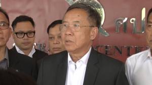 มอบตัวแล้วคนร้ายดักตีหัว “สรพงษ์” เชื่อมีสโมสรฟุตบอลในขอนแก่นอยู่เบื้องหลัง (ชมคลิป)