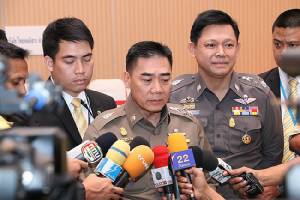 “บิ๊กแป๊ะ” รับยังมีบ่อนพนันบางพื้นที่ ย้ำ ตร.เคร่งคัดตามคำสั่ง คสช.