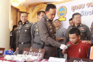 รวบหนุ่มค้ายาย่านชุมชนตรอกศิลป์ ยึดไอซ์ 52 กรัม