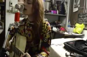 สุดยอด! สาวฝรั่งร้องเพลง “ปักษ์ใต้บ้านเรา” สำเนียงชัดไม่แพ้คนไทย (ชมคลิป)