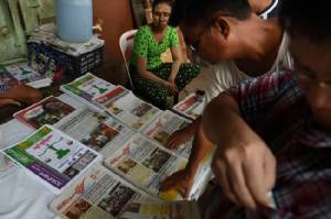 สื่อพม่าบอกไทยเสี่ยงมีประชาธิปไตยต่ำกว่ามาตรฐาน