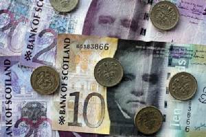 UK bosses win 10% pay rises as workers face restraint: study
