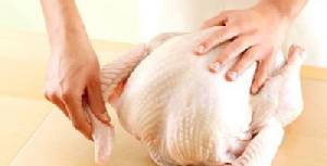 ไขข้อสงสัย "ไก่สด" ควรล้าง หรือไม่ควรล้าง? ก่อนนำมาปรุงอาหาร
