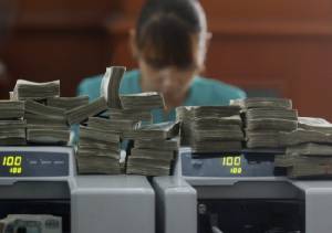 ต่างชาติรอดูท่าทีรัฐบาลซูจีทำเม็ดเงินลงทุนในพม่าลดฮวบ