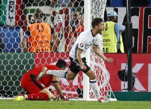 “เชลซี” จ้องปาดหงส์ เซ็น “เฮกตอร์” คุมเกมรับฝั่งซ้าย