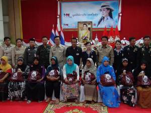 มูลนิธิมิราเคิลออฟไลฟ์มอบสิ่งของพระราชทาน “หนึ่งใจ ช่วยเหลือผู้ประสบภัย” ที่ปัตตานี