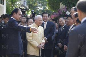 “ป๋าเปรม” งดเปิดบ้านให้อวยพรวันเกิด ทหารคนสนิทยันไร้นัยแต่งตั้ง ผบ.ทบ.