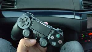 หลุด "DualShock 4" ดีไซน์ใหม่ เพิ่มไฟไลท์บาร์สองจุด