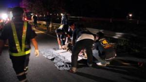 กระบะชนพ่วงข้างย้อนศรตาย 2 ศพ ที่จันทบุรี
