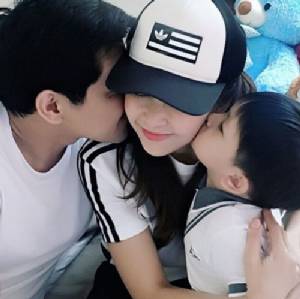 เคลียร์ชัด! “เป้ย-ป๊อป” รักยังฉ่ำ ขาเตียงไม่สั่น จูงมือน้องโปรดดูโรงเรียนใหม่
