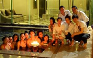 อื้อหือ! แซบอะไรเบอร์นั้น! ชุดอาบแสงจันทร์ “อั้ม-เป้ย-หนิง” เซต 2
