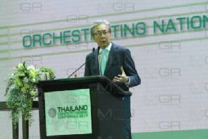 “สมคิด” ถกหน่วยงาน ศก. กำชับโค้งสุดท้ายสร้างสมดุล ศก.เตรียมปฏิรูประยะยาว