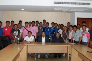 คึกคัก! 104 ทีมทั่วประเทศ ตบเท้าจับสลากบอล ด.3