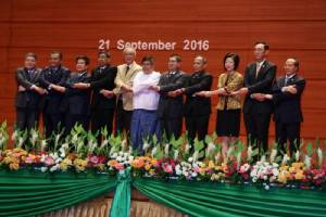 เวทีรัฐมนตรีพลังงานอาเซียนไทยจับมือศึกษาซื้อขายไฟข้ามแดนนำร่อง 100 MW
