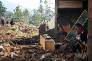 26 dead, 19 missing in Indonesian landslides, floods: official