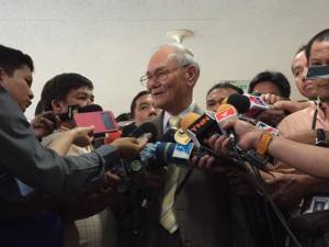 “มีชัย” แจงศาล รธน.ยัน ส.ว.ไร้สิทธิเสนอชื่อนายกฯ คาด รธน.บังคับใช้เดือน พ.ย.