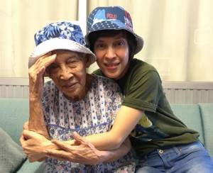 ไม่น่าเชื่อ! คุณแม่ “ปุ๊ อัญชลี” อายุเกือบ 100 แต่ดูแข็งแรงสุด ๆ