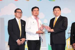 ปตท. รับมอบประกาศเกียรติคุณในฐานะต้นแบบนำประเทศสู่สังคมคาร์บอนต่ำ