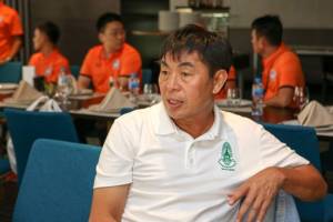 “โค้ชเฮง” รับแข้งไทยยังห่างชั้นในเวทีเอเชีย