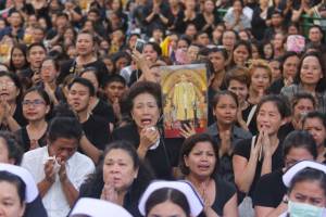 2 สัปดาห์อาจพบความเศร้ามากขึ้น “ผู้ถวายงานใกล้ชิด-ผู้สูงอายุ” เสี่ยงมากสุด เร่งดูแลสุขภาพจิต