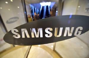 Japan bans Galaxy Note 7 on airplanes over fire risk