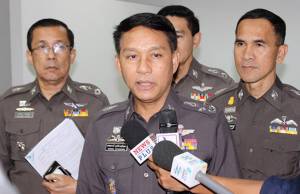 ตร.จัดกำลังดูแลความปลอดภัย-จราจร ปชช.เดินทางสักการะพระบรมศพ