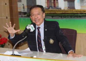กกต.และสมาคมฯ พัฒนาการเมืองฯ ตั้งจุดแจกผลไม้ที่สนามหลวง 20 ต.ค.
