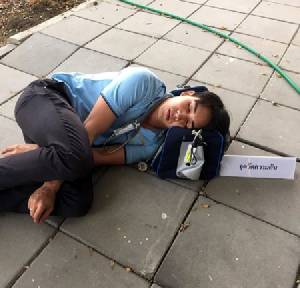 หวั่นคนเข้าใจผิด “หมอก้อง” แจงภาพนอนริมถนนภาพเก่า