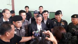 โกงซ้ำซาก! อคส.ตรวจโกดังเก็บมันเส้น เจอดินปนทราย ซางข้าวโพด ยัดไส้อื้อ