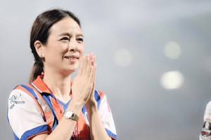 สยบข่าวลือ! “มาดามแป้ง” ต่อสัญญา “จเด็จ” คุมไทยลีกปีหน้า