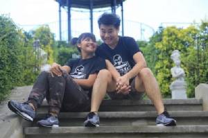 "ตั๊กแตน - เพชร" ใช้ชีวิตพอเพียง ปลูกผัก-ทำนา ตามรอยพ่อหลวง