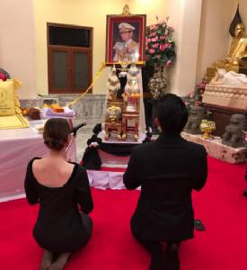"อั้ม" ควง "นัท" ปฏิบัติธรรมวัดป่า 15 วันถวายรัชกาลที่ 9