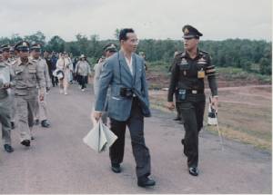 ประเทศไทยกำลังก้าวขึ้นเป็นชาติมหาอำนาจด้วยพระบารมี