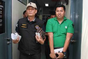 ตร.จับอดีตทหารเรือแสบตุ๋นเหยื่อ 20 ราย อ้างฝากเข้าทหาร เก็บหัวคิวรายละ 3 แสน
