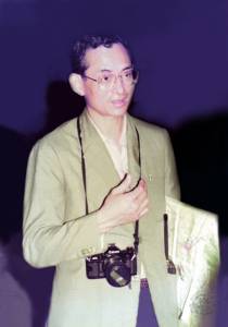 “พอเพียง” ตามในหลวง อย่าแค่พูดต้องลงมือทำ /สรวงมณฑ์ สิทธิสมาน