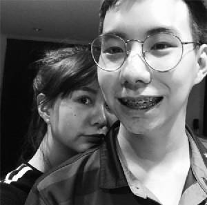 เป๊ะเวอร์! อย่างกะฝาแฝดเมื่อ “เต้ย จรินทร์พร” แชะรูปคู่กับน้องชายสุดหล่อ