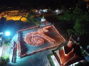 วัดห้วยนาง จ.ตรัง แปรอักษรเพื่อแสดงความอาลัย ร.๙