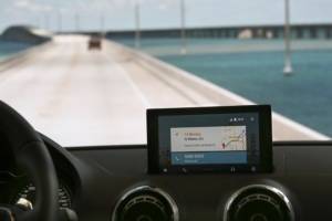 กูเกิลส่งแอปพลิเคชัน Android Auto สู่มือถือแอนดรอยด์ หวังใช้ในรถรุ่นเก่า