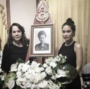 น้ำตาคลอ!! “พลอย เฌอมาลย์” สุดเศร้า สูญเสียคุณย่าที่รักยิ่งไป