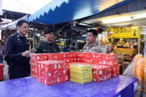 3 ประสานบางละมุงจับประทัดร่วม 1 แสนนัด รับวันลอยกระทง