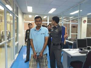ตร.พระโขนง ชี้คดีแทงกันตายเพราะรักสามเส้ามีโทษแรงถึงขั้นประหารฯ แม้จะรับสารภาพผิด
