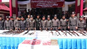 ตร.ประจวบฯ กวาดล้างอาชญากรรมตามแผน “ยุทธการพิทักษ์เมืองสาวอ่าว” จับผู้ต้องหา ยึดปืน ยาบ้าเพียบ