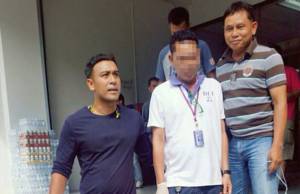 กองปราบฯ รวบลูกจ้างขนส่งหัวใส ตั้งแก๊งปลอมป้ายทะเบียนรถ