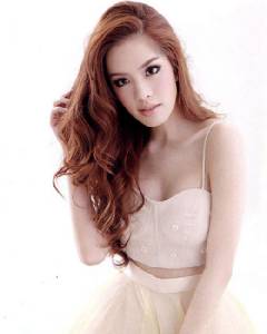 “เกรซ-ใหม่ ดาวิกา” แท็กทีมเปิดช้อปปิ้งมอลล์แห่งใหม่ ย่านศรีนครินทร์