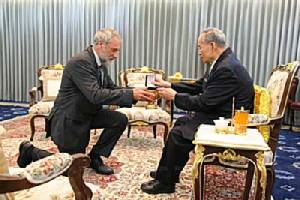 "กษัตริย์นักวิทยาศาสตร์ดินเพื่อมนุษยธรรม" ของโลก